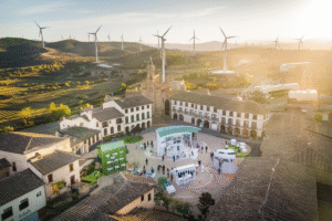 Village espagnol espionné par des puissances mondiales : révélations sur secrets et mystères inattendus.